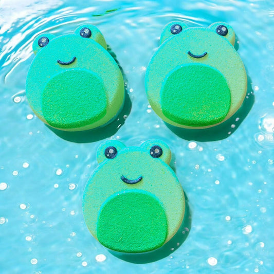 Squish Frog Bath Bomb in Apple Fragrance